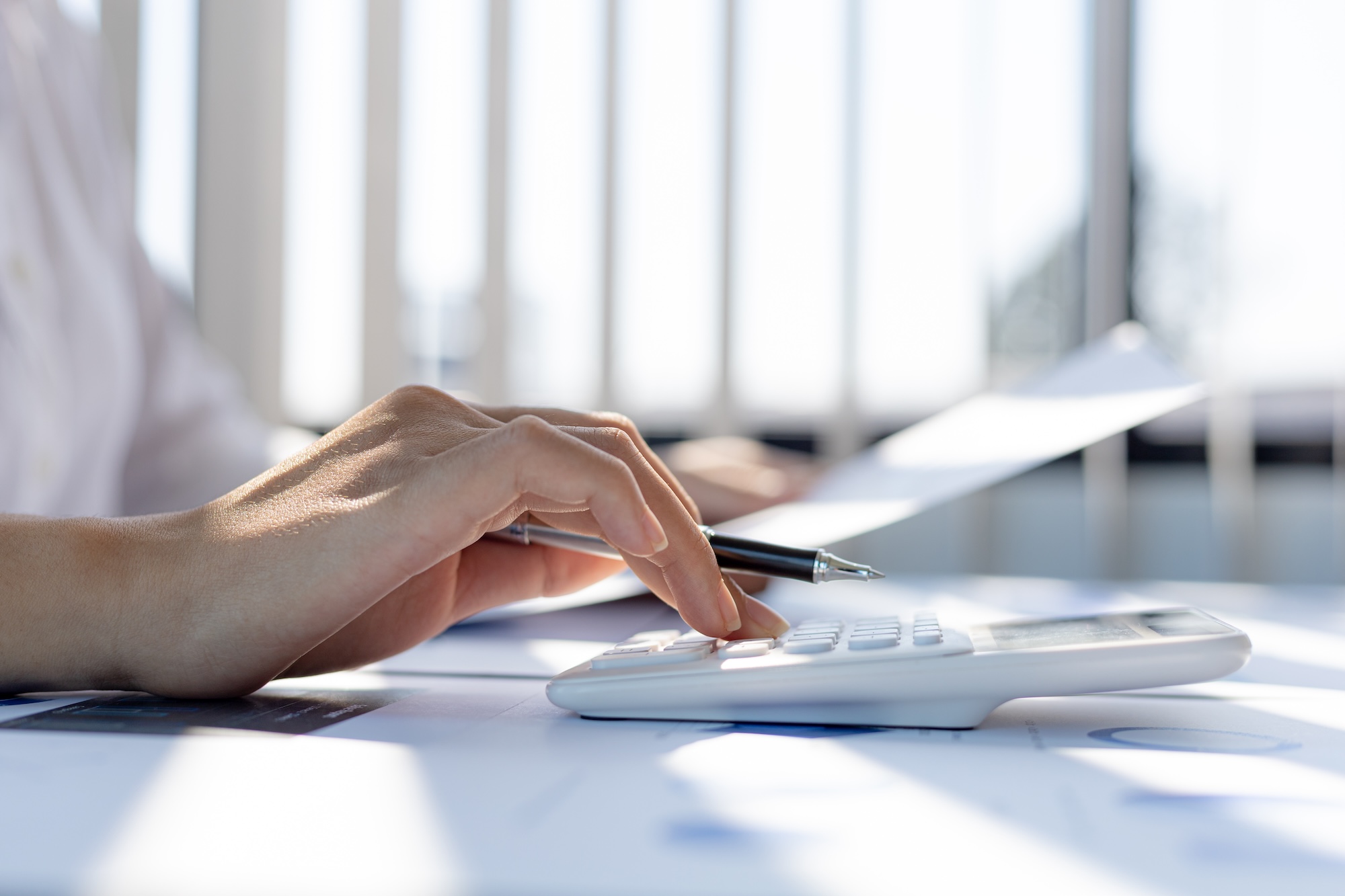 オフィス移転費用の手引き｜人数別シミュレーションからコスト削減の7つの方法まで